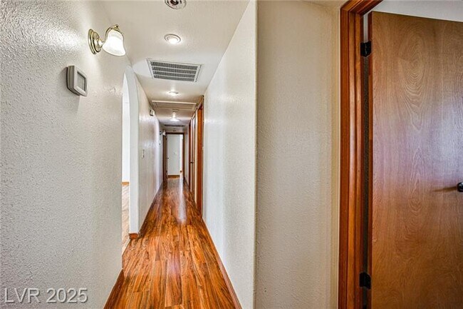 Building Photo - 6315 N Park St