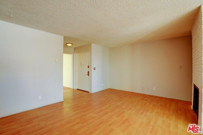 Building Photo - 953 4th St