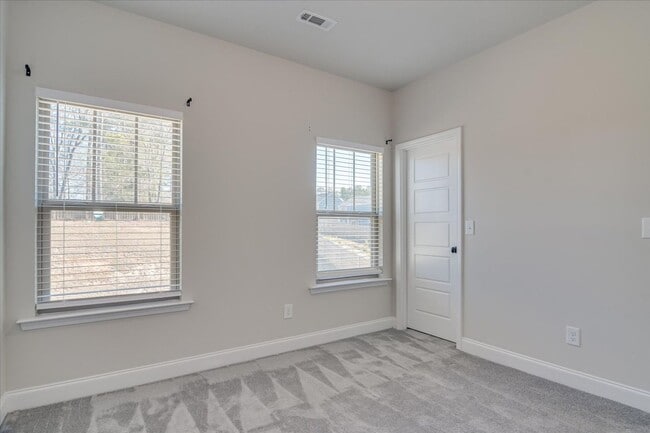 Building Photo - 4 bedroom, 2.5 bathroom in Harlem, GA with...