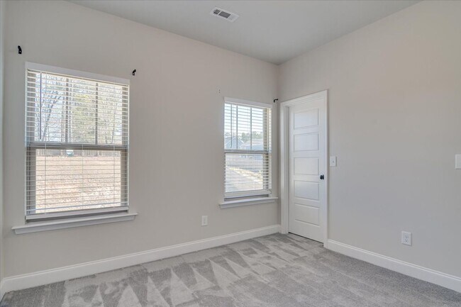 Building Photo - 610 Turtle Crk Ln