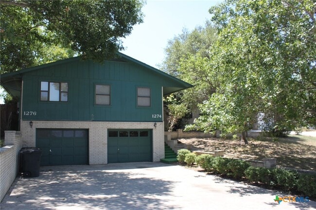 Primary Photo - 1274 Hillcrest Dr