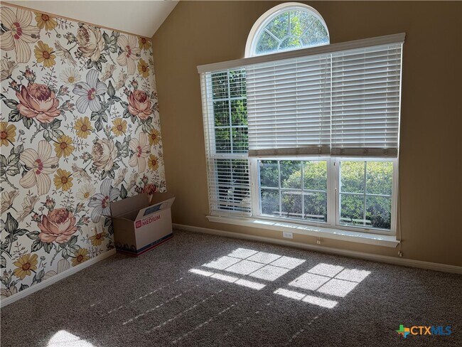 Building Photo - 1126 Neuberry Cliffe