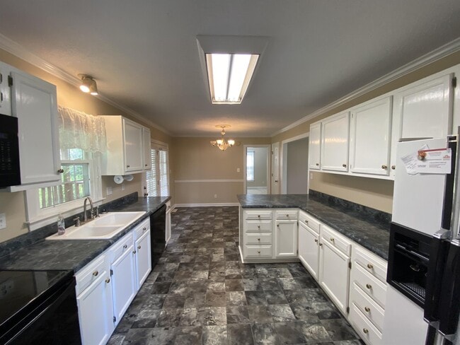 Building Photo - 4251 Frog Level Rd