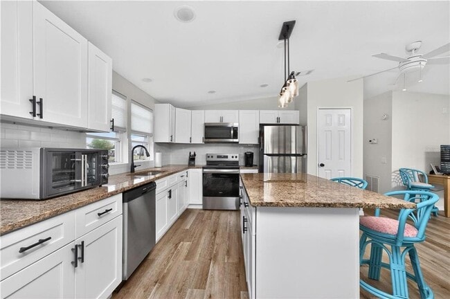 Building Photo - 6115 Shearwater Dr