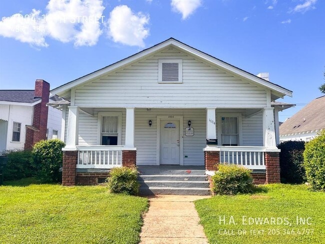 Primary Photo - 1004 13th St