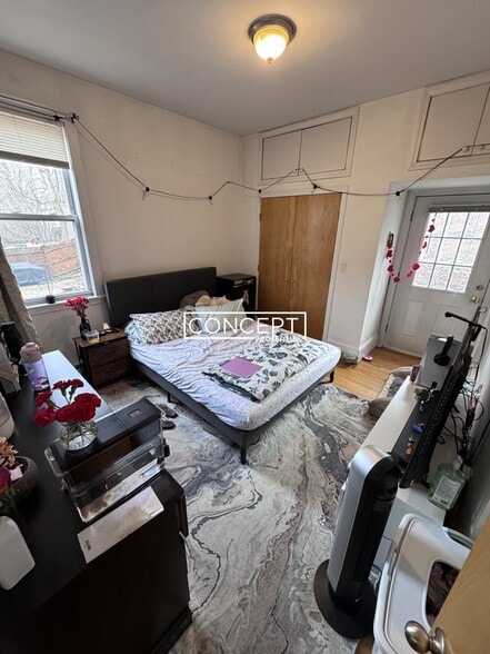 Building Photo - 38 Newton St