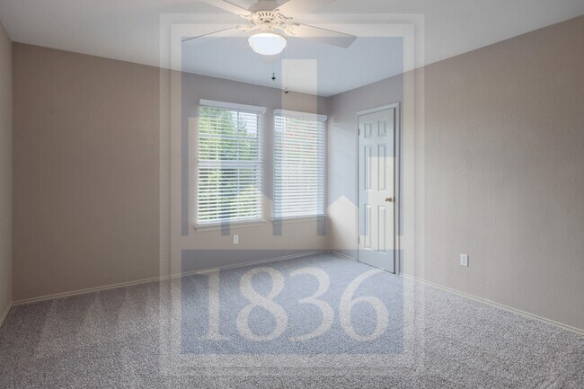 Building Photo - 13210 Vendrell Dr