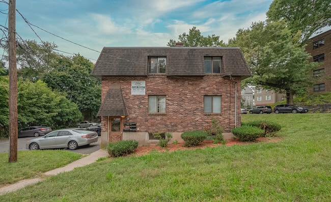 Building Photo - 20-30 Peck St