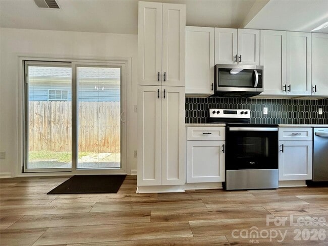 Building Photo - 332 Cassidy Ln