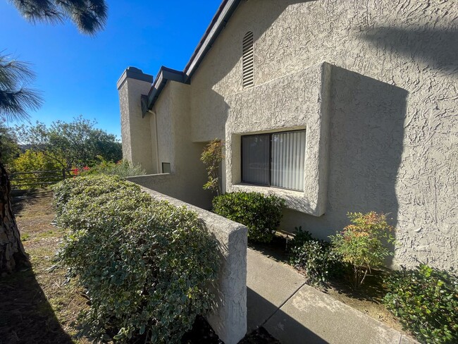 Building Photo - Sought after Windsor Views Single Level Home