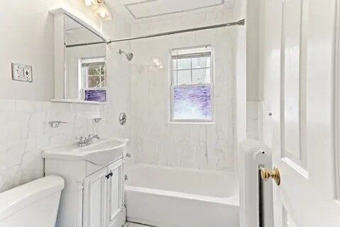 Building Photo - 10 Codman St