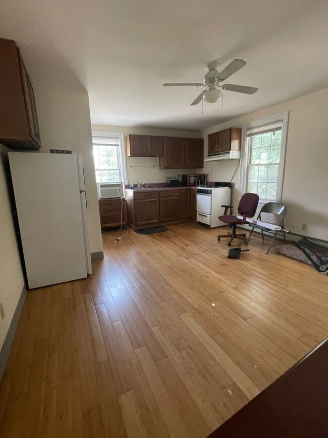 Building Photo - 113 Elmwood Ave