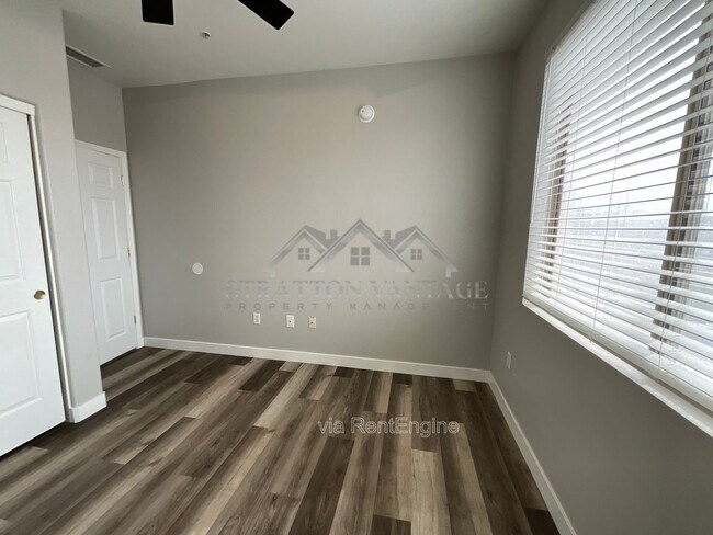 Building Photo - 1445 E Broadway Rd