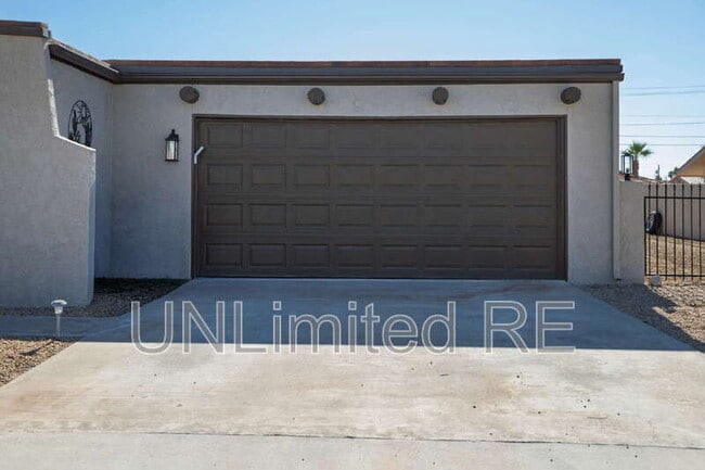 Building Photo - 2960 Star Dr