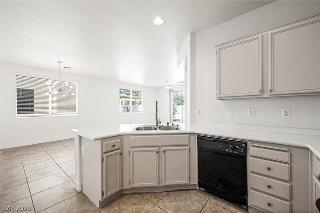 Building Photo - 5618 Indian Springs St