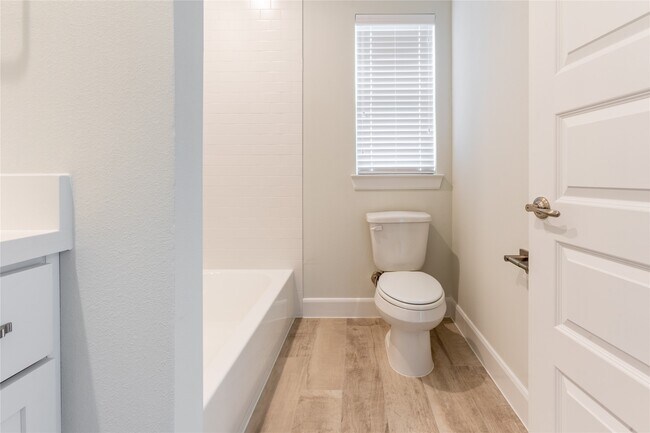 Building Photo - 2802 Grand Fountains Dr