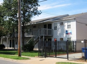 Building Photo - 110 W 26th St