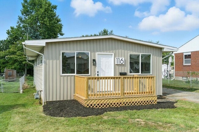 Building Photo - Charming 2-Bed / 1-Bath Ranch in Quiet Col...