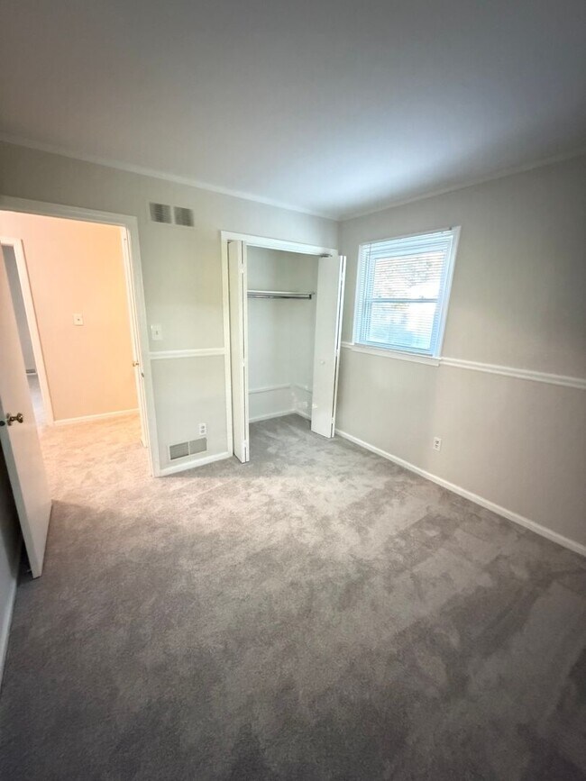 Building Photo - 222 Merion Rd