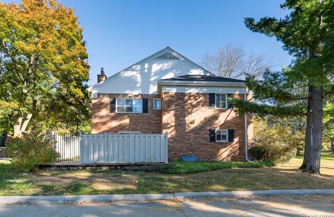 Building Photo - 1760 Trailwood Path