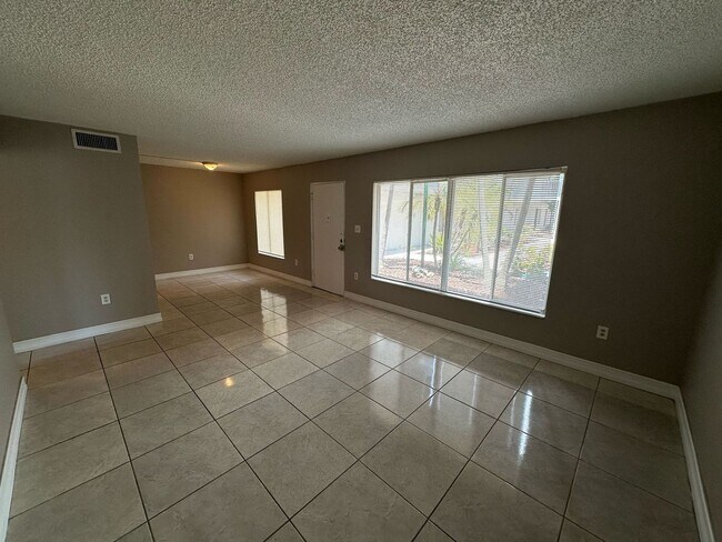 Building Photo - FAST APPROVAL !  1 bed 1 bath at green tee...