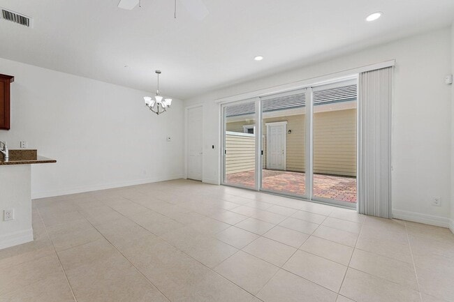Building Photo - 1130 Sweet Hill Dr
