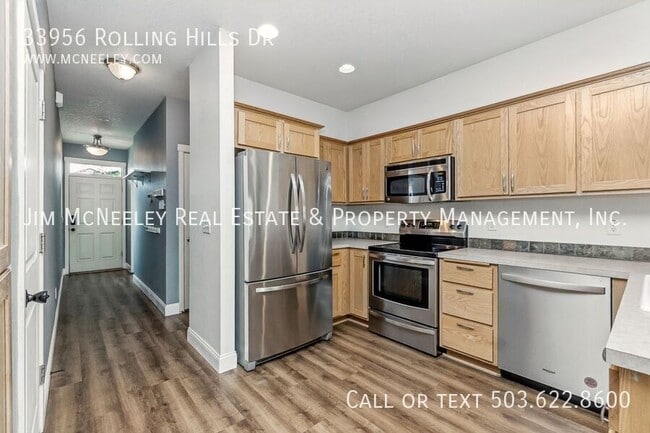 Building Photo - 33956 Rolling Hills Dr