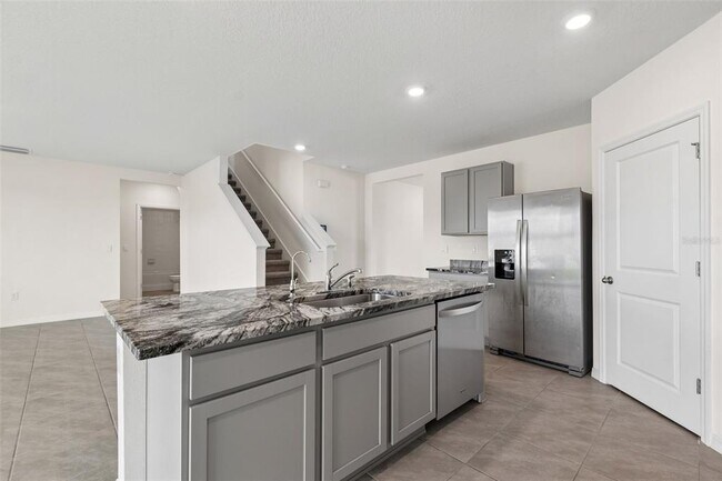 Building Photo - 8454 Ender Hls Dr