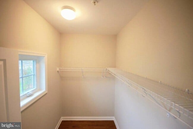 Building Photo - 1020 Railroad Ave