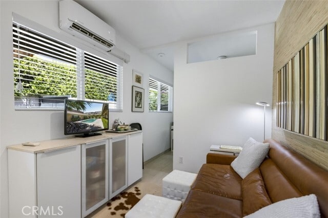 Building Photo - 555 S Thornhill Rd