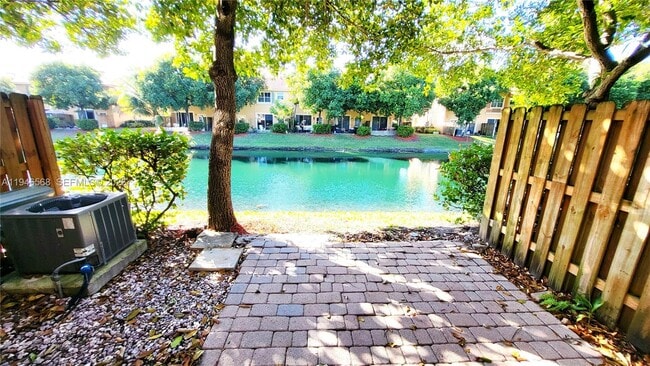 Building Photo - 4935 Tradewinds Ter