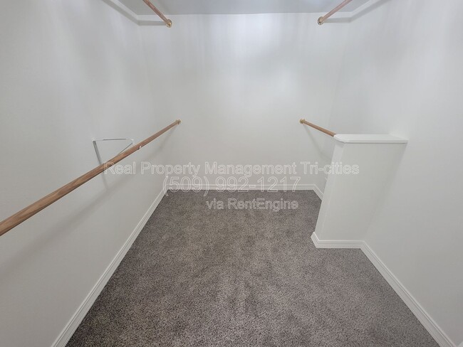 Building Photo - 618 S Alder St