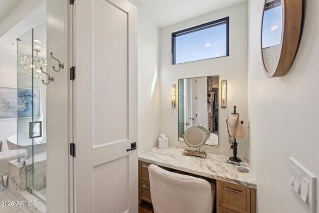 Building Photo - 9899 N 79th Way