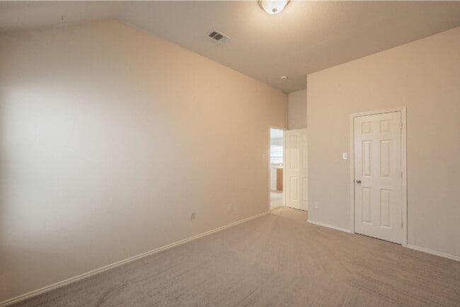 Building Photo - 9916 Channing Rd