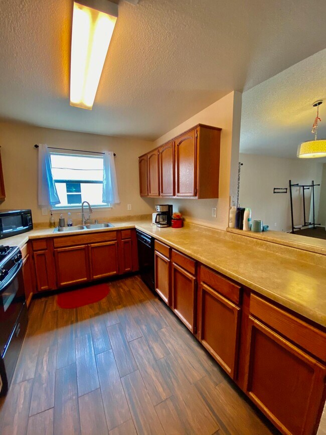 Building Photo - 14214 Lasso Rock Dr