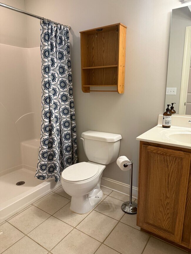Building Photo - Beautiful Brick Home in NW School District