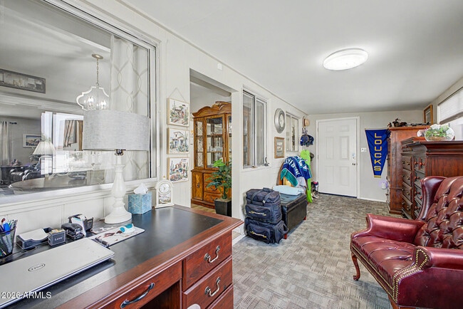 Building Photo - 410 N 56th Pl