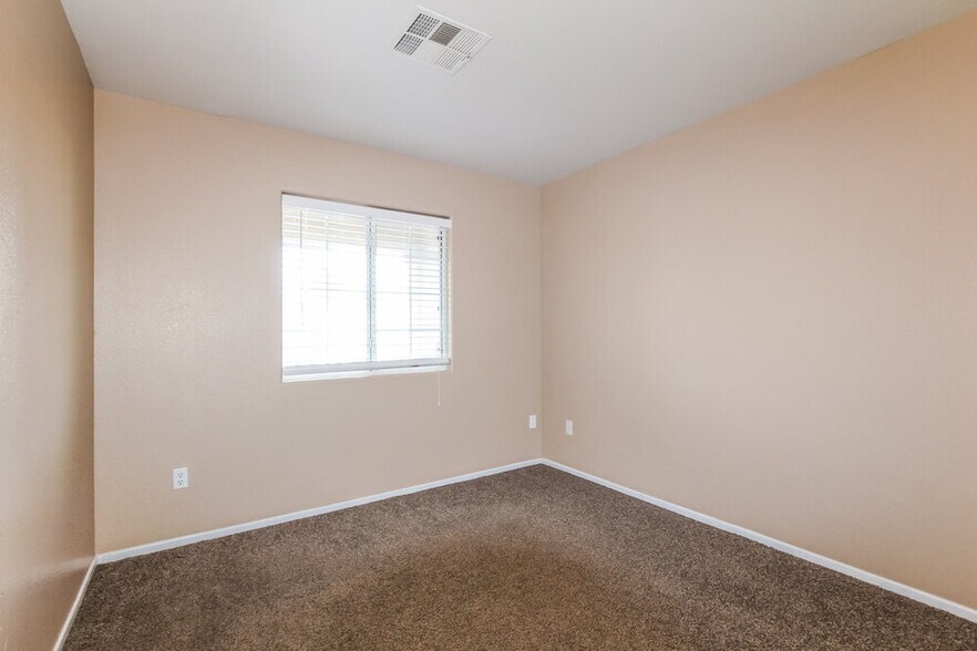 Building Photo - 3545 Terraza Mar Ave