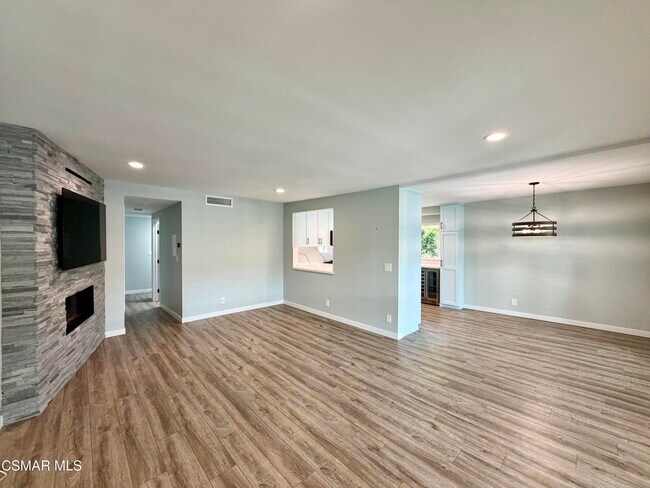 Building Photo - 3627 Summershore Ln