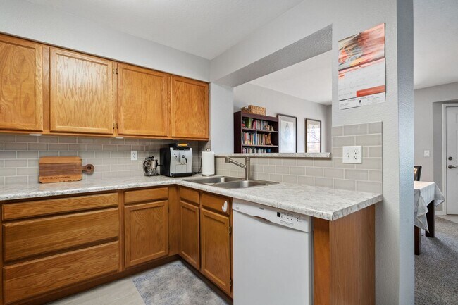 Building Photo - 2502 Timberwood Dr