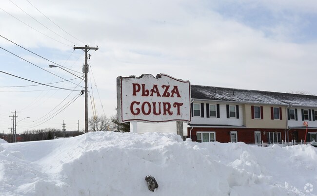 Building Photo - Plaza Court