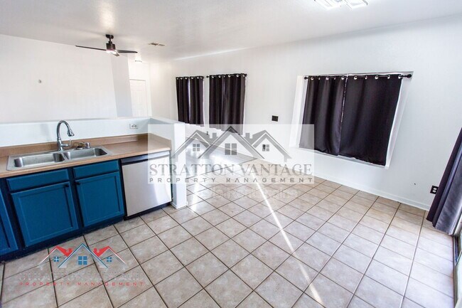 Building Photo - 16092 W Woodlands Ave