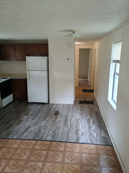 Building Photo - 124 Laurence