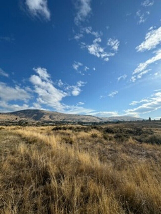 Building Photo - Villalpando - 1218-1222 Summers Lane PM 9-...
