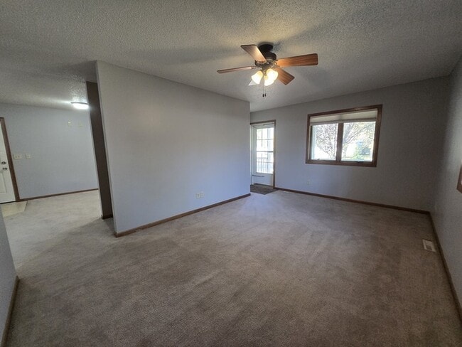 Building Photo - 5038 W Elm Ct