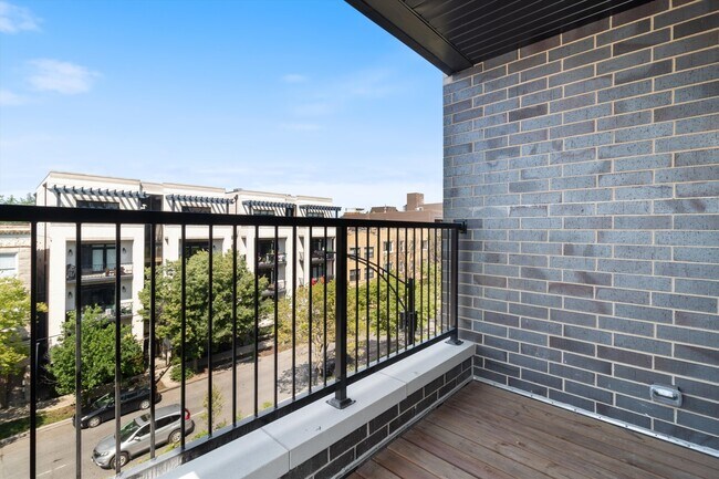 Building Photo - 3821 N Ashland Ave