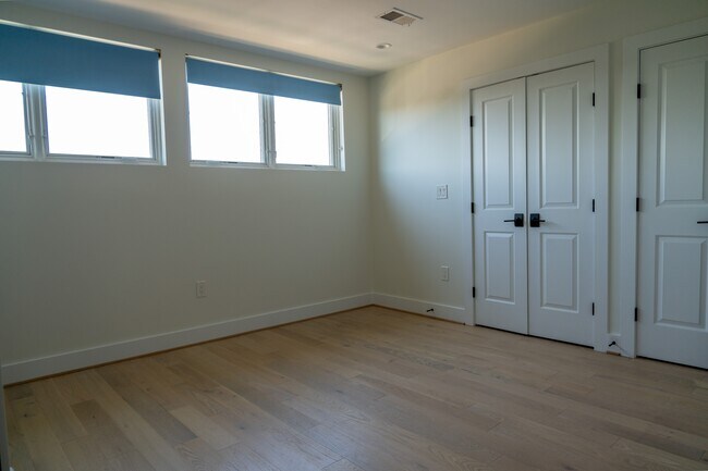 Building Photo - 1631 Montello Ave NE