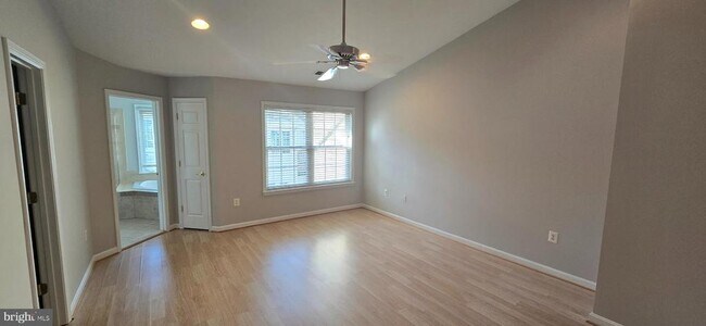 Building Photo - 47565 Royal Burnham Terrace