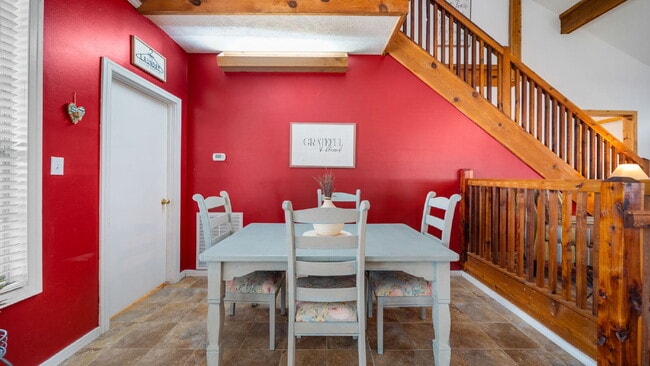 Building Photo - Private acre property, the charm you have been looking for. This is a place to call home!