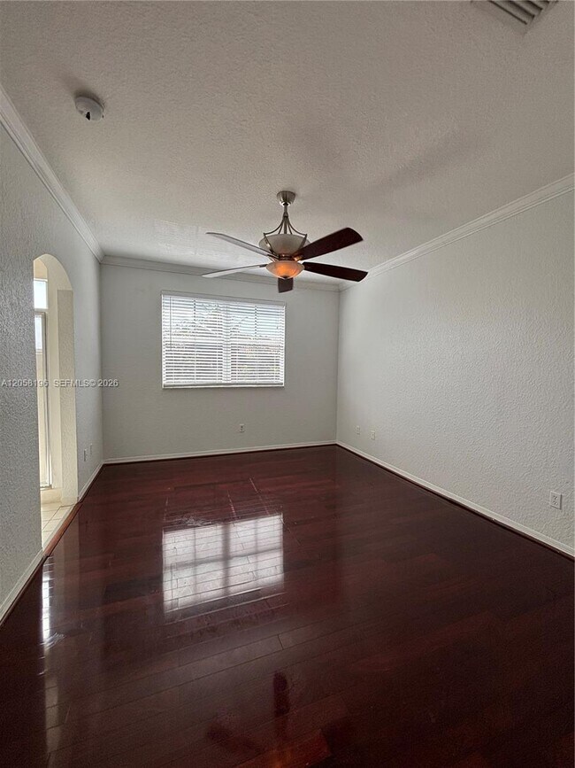 Building Photo - 4931 N Harbor Isles Dr